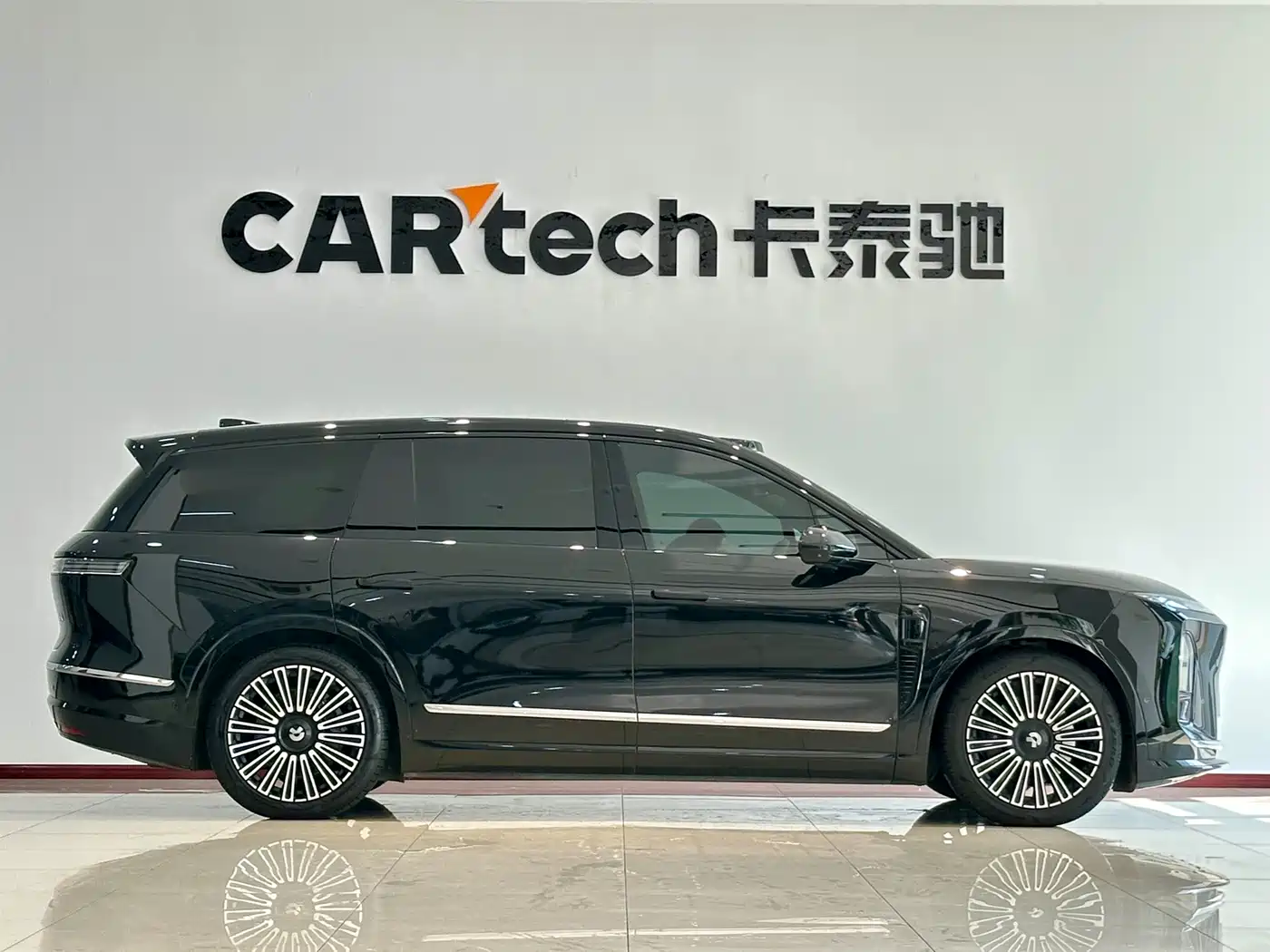 NIO ES8 2026 2025 Model 6-Seat Executive Luxury Edition