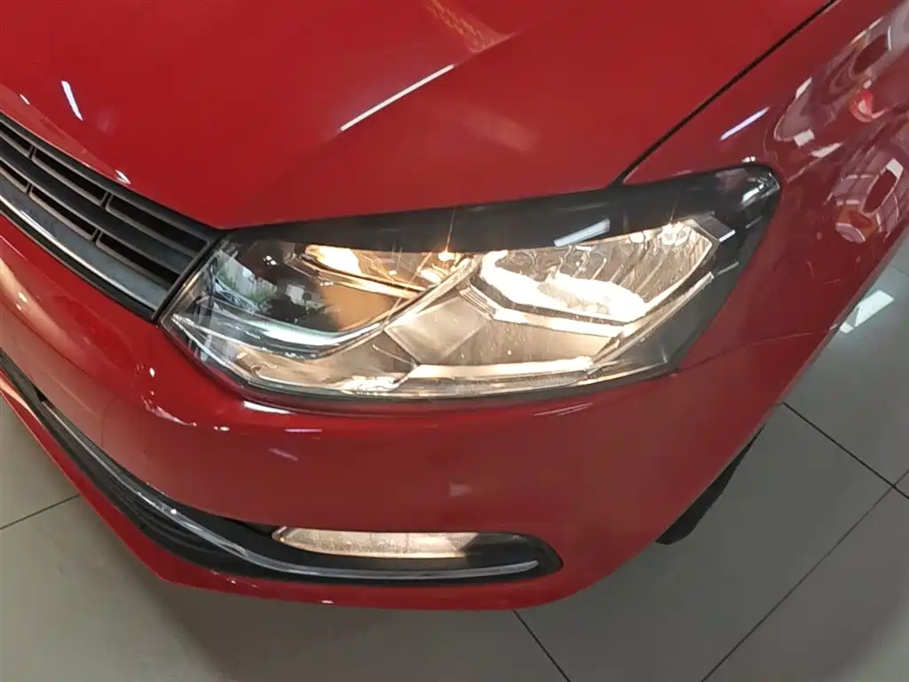Volkswagen Polo 2016 1.6L Automatic Comfort фото 24