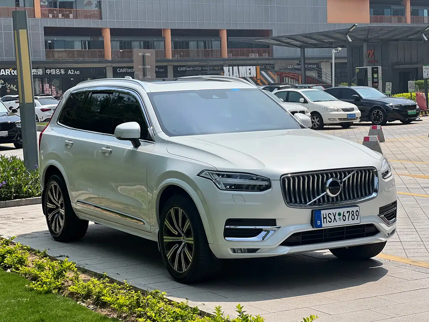 VOLVO XC90