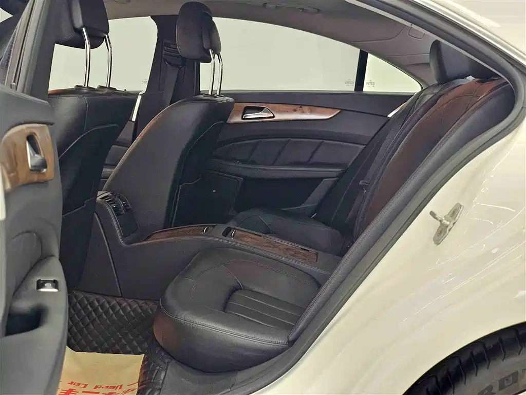 Mercedes-Benz CLS 2012 CLS 300 CGI фото 6