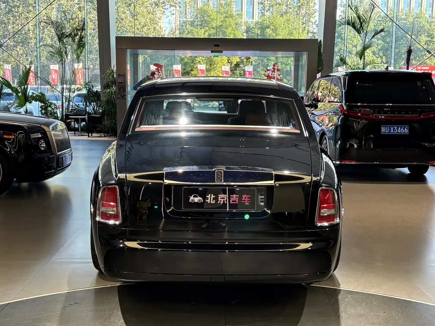 Rolls-Royce Phantom 2012 2013 6.7L Extended Wheelbase (EWB)