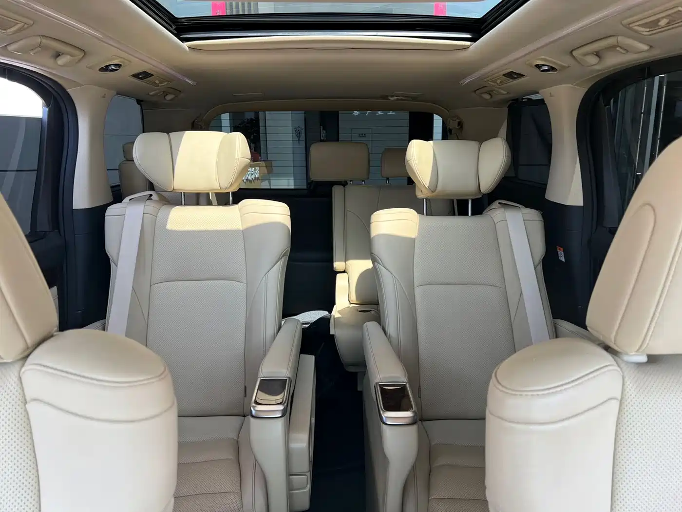 Toyota Alphard 2021 Hybrid 2.5L Luxury фото 9