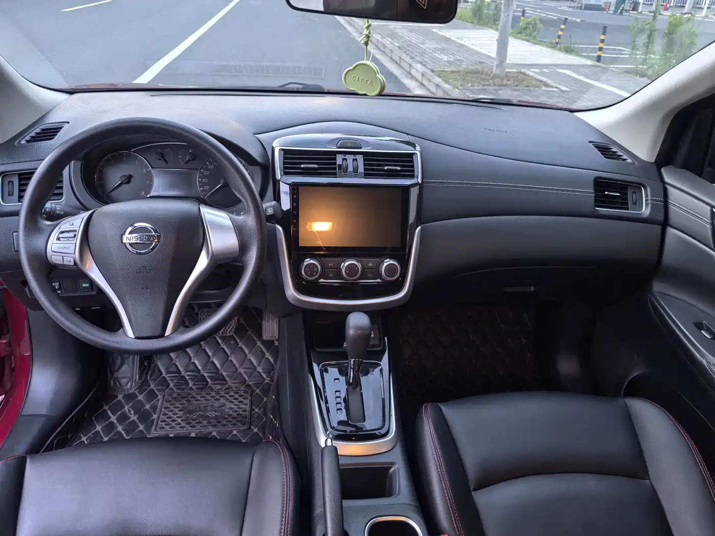 صورة 6 - Nissan Tiida