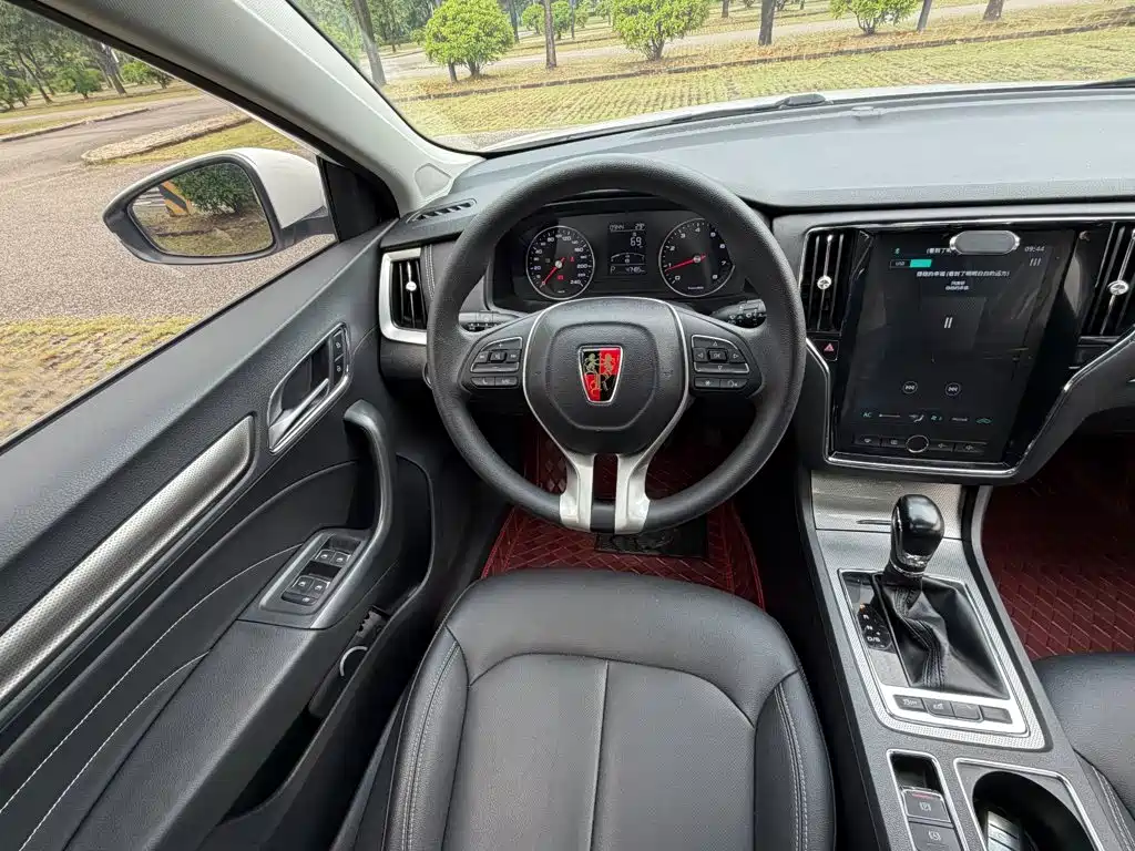 Roewe i6 2020 2020 PLUS 1.6L CVT 4G Connected Glory Holographic Edition