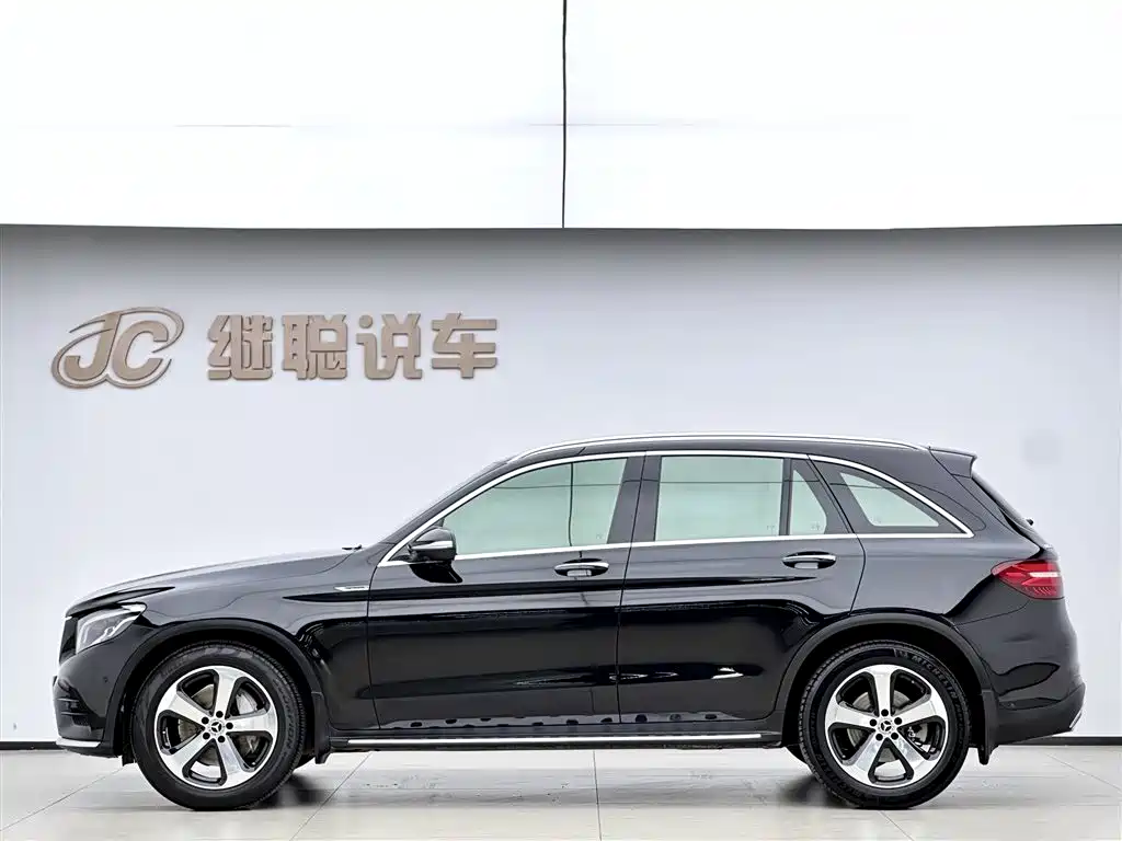 Mercedes-Benz GLC 2018 GLC 260 4MATIC Luxury фото 3