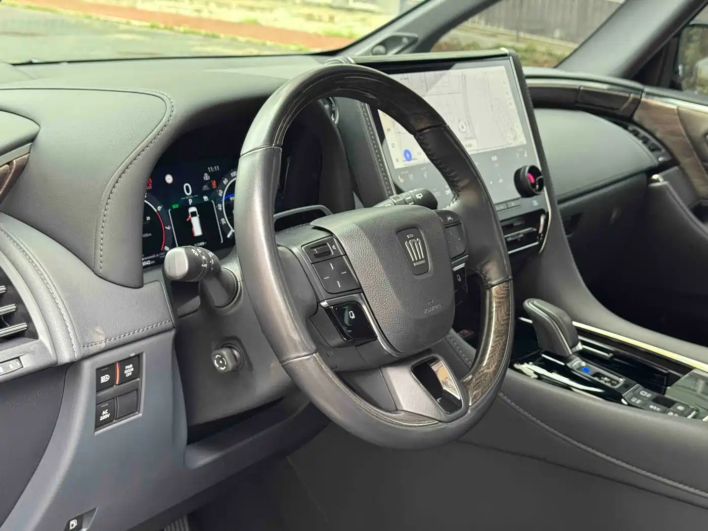 Toyota Vellfire 2024 Crown Hybrid 2.5L Executive Premium Edition фото 7