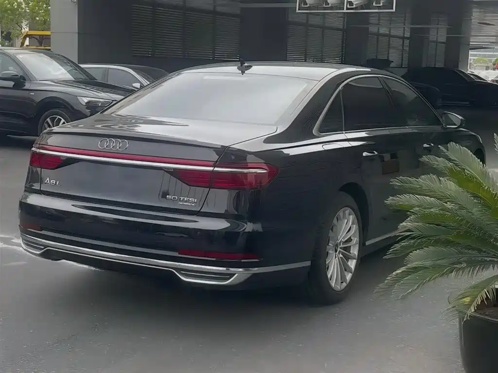 Audi A8 2021 A8L 50 TFSI quattro Comfort фото 5
