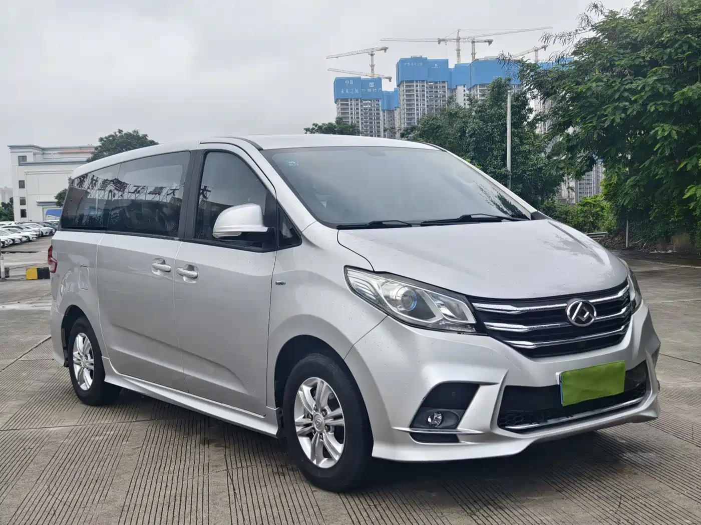 SAIC Maxus Maxus G10 2020 2019 Facelift PLUS 2.0T Automatic Elite Edition China VI