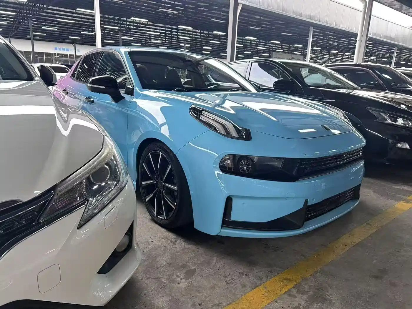 Lynk & Co 03 2023 03+ 2.0TD Automatic Yufeng Edition фото 3