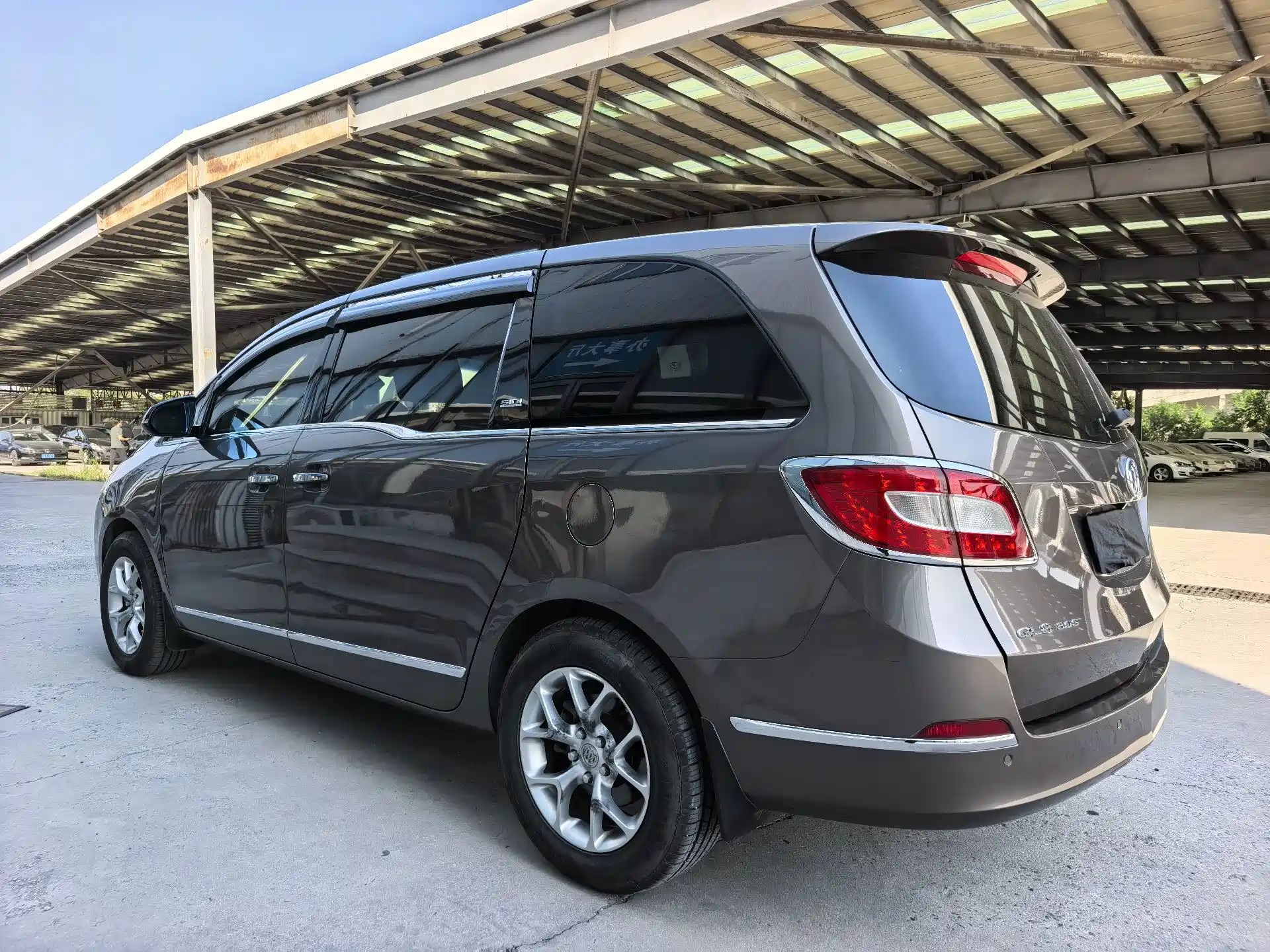 Фото 2 - Buick GL8