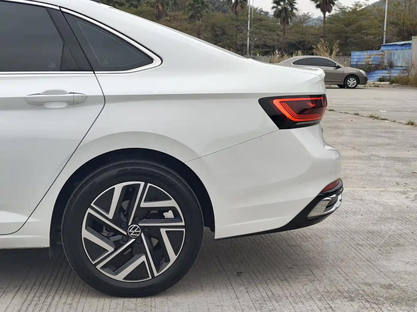Volkswagen Sagitar 2023 300TSI DSG Surpassing Edition фото 6