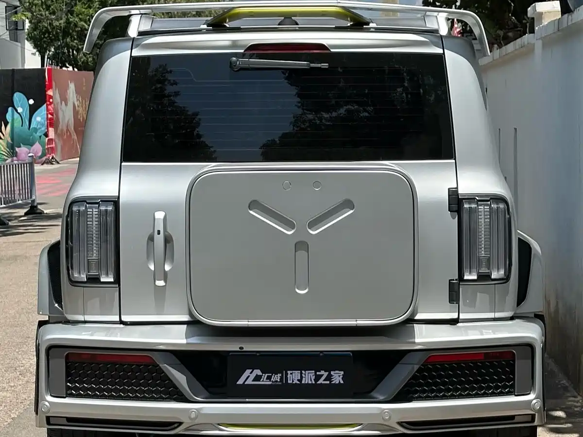 Crossboundary Auto Co-created Tank 300 2021 2.0T Cyber Tank фото 5