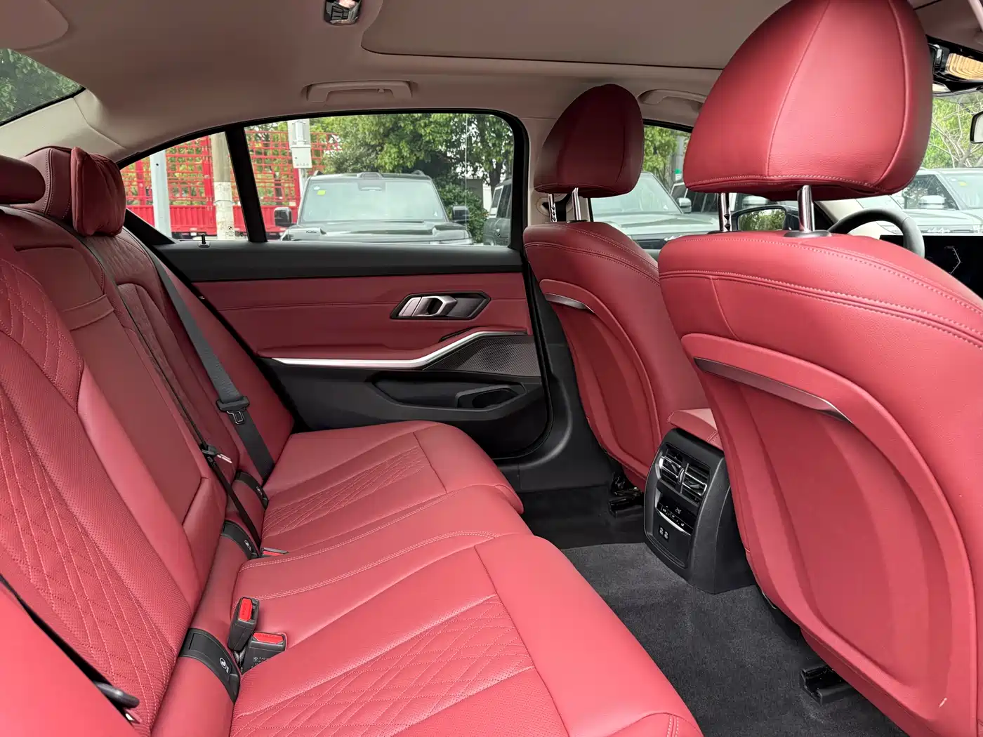 BMW 3 Series 2024 325Li M Sport Package фото 15
