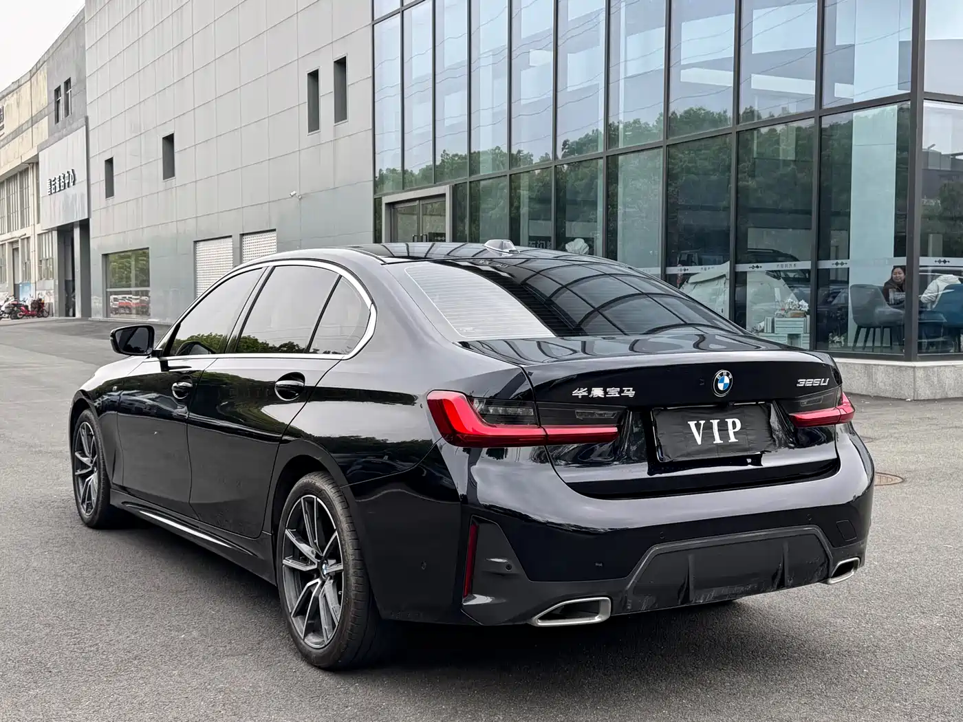 BMW 3 Series 2024 325Li M Sport Package фото 22