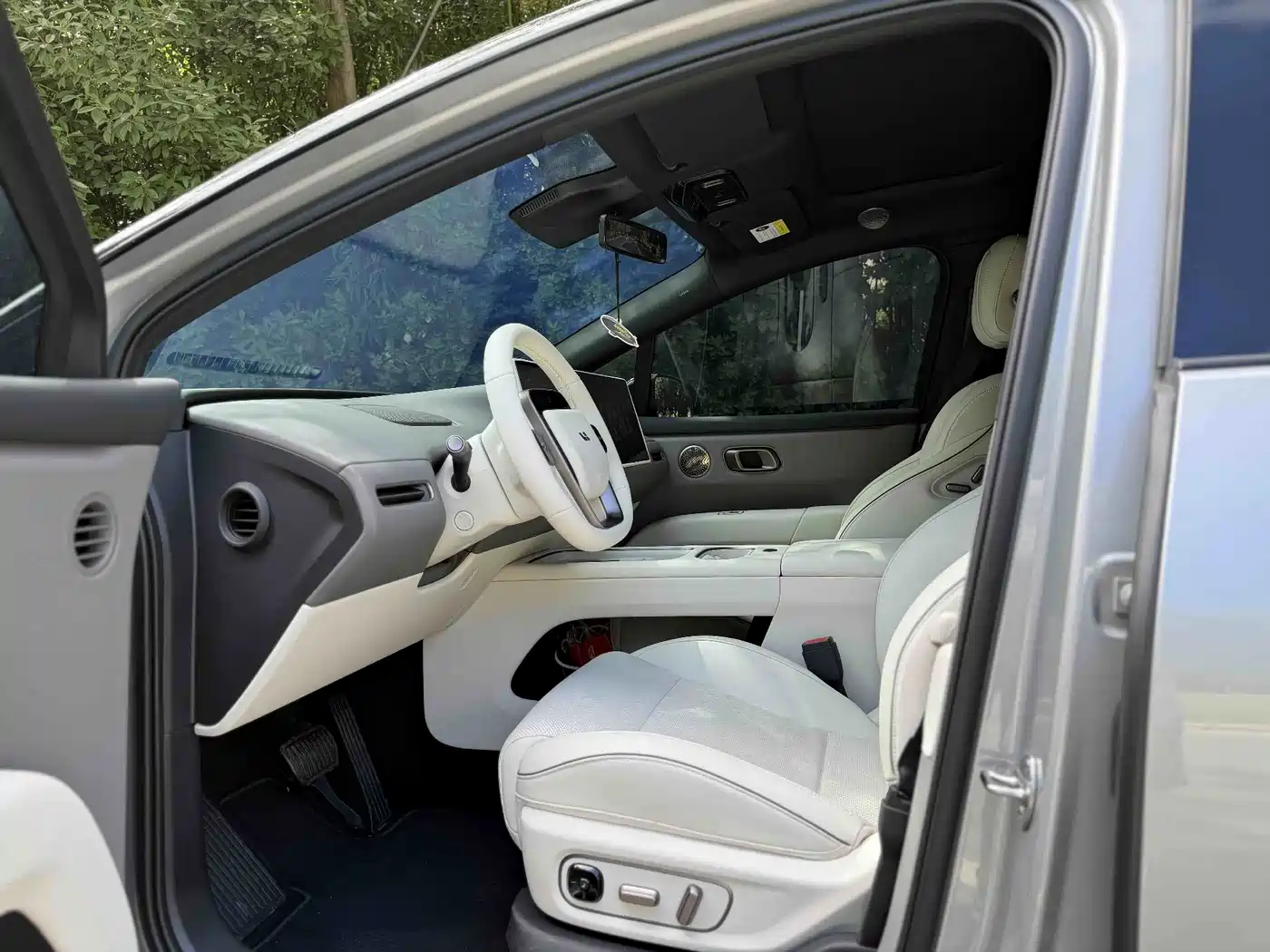 Li Auto i6 2026 2025 4WD Base Model