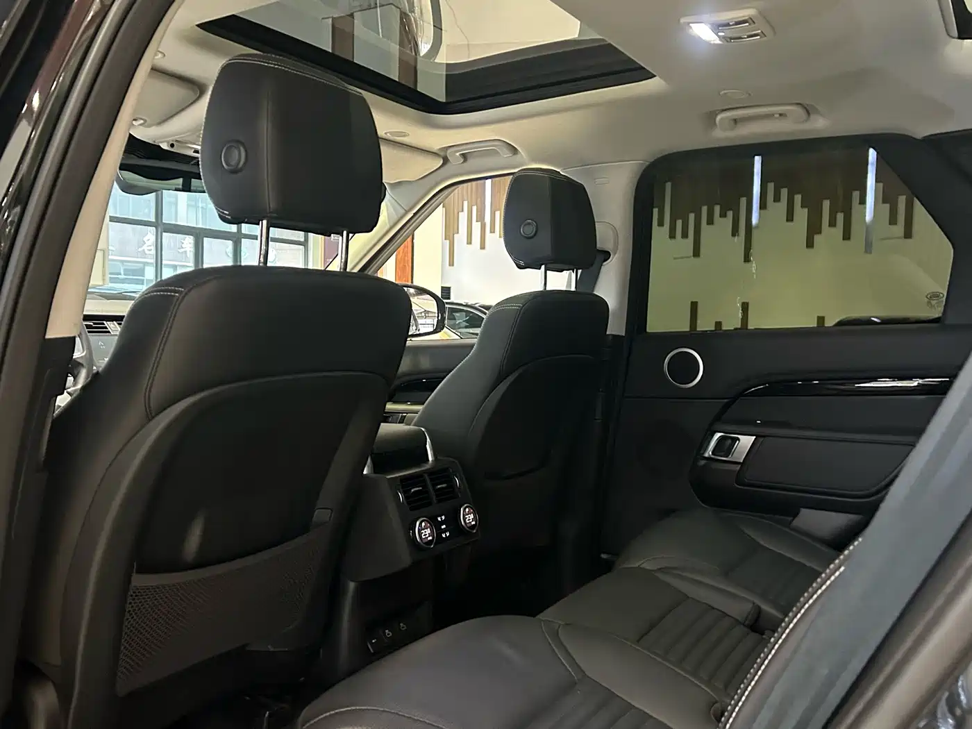 Land Rover Discovery 2024 2024 Model 360PS S
