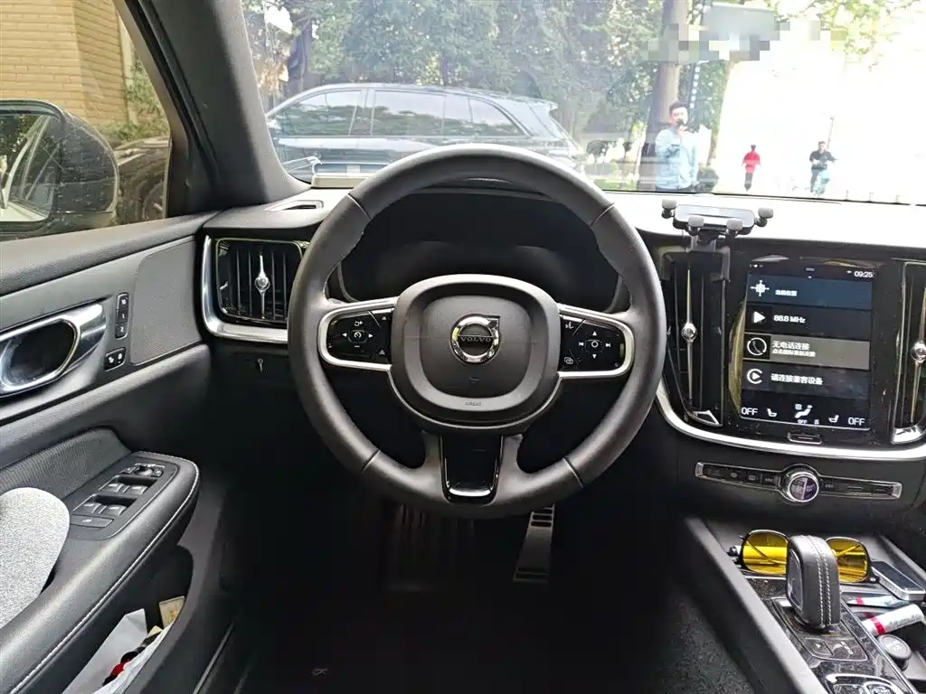 2022 Volvo V60