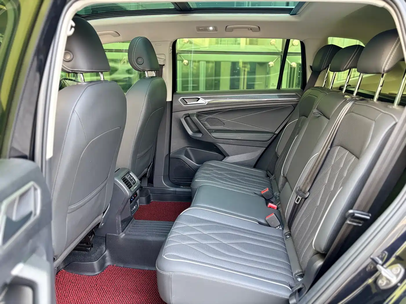 Volkswagen Tiguan L 2022 330TSI Auto 2WD R-Line Premium Edition фото 13