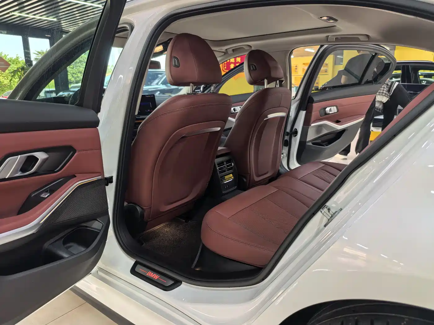 BMW i3 2025 eDrive 40 L Shadow Night Package фото 5