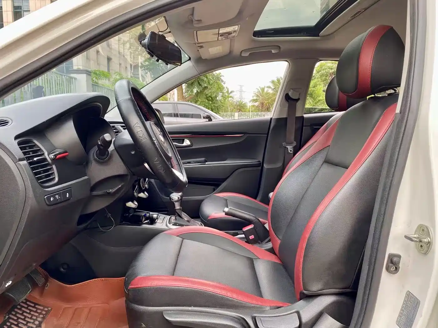 Kia KX CROSS 2018 1.6L Automatic Smart Sunroof Edition фото 13