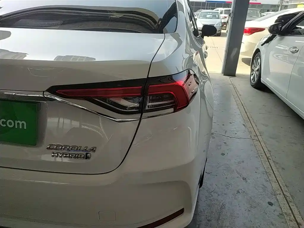 Toyota Corolla 2023 1.8L Smart Hybrid Dual Engine Elite Edition фото 8
