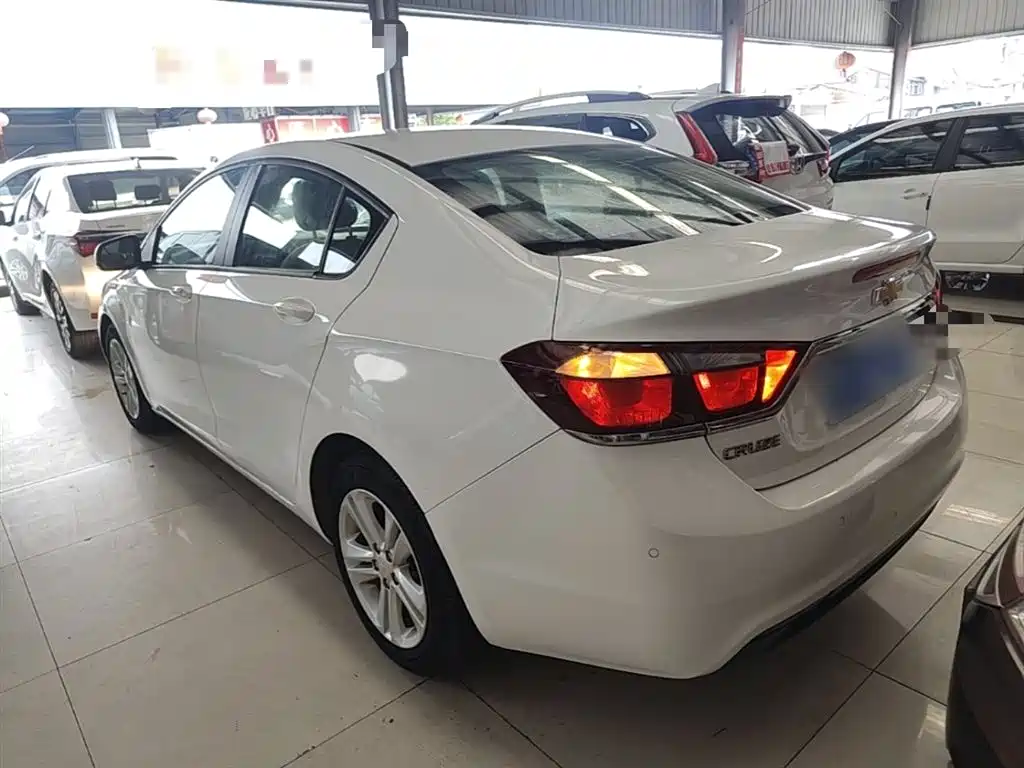 Chevrolet Cruze 2015 1.5L Automatic Luxury Edition фото 5