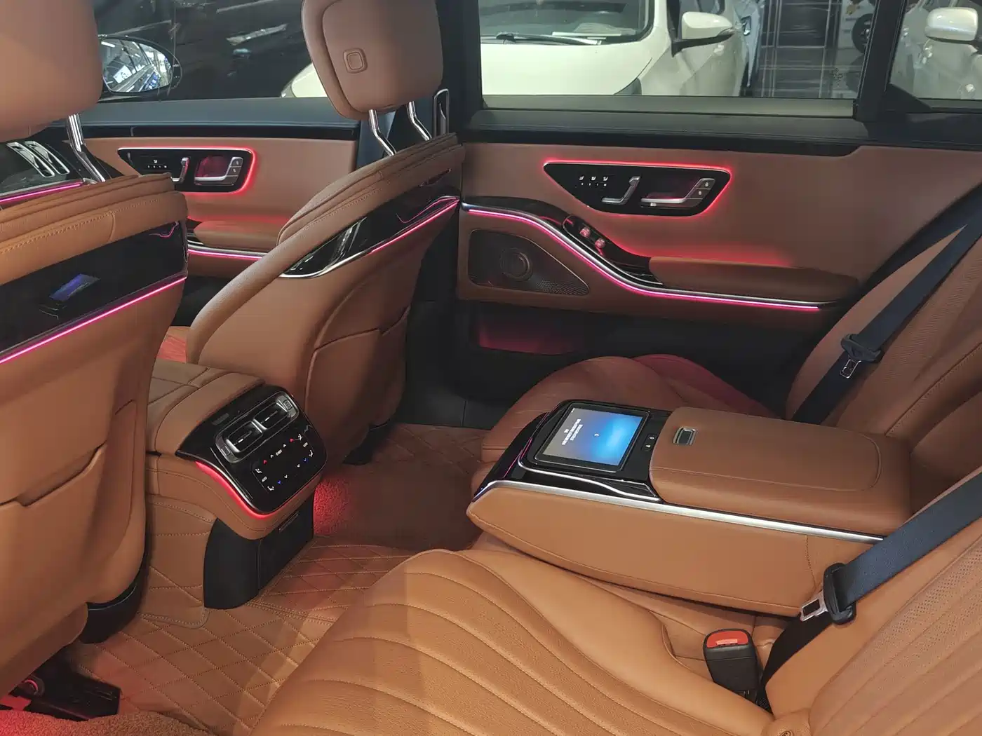 Фото 8 - Mercedes-Benz S-Class