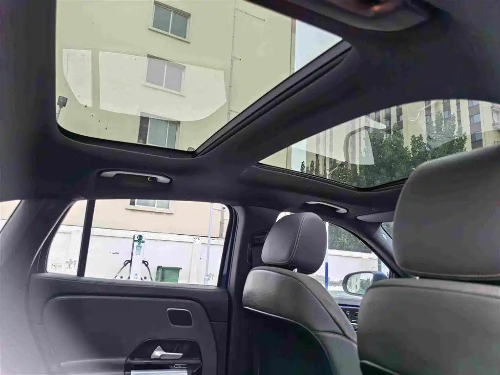 Photo 12 - Mercedes-Benz EQA