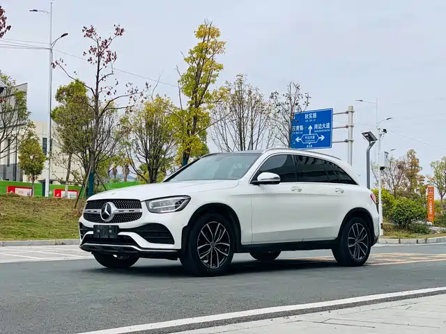 MERCEDES-BENZ GLC