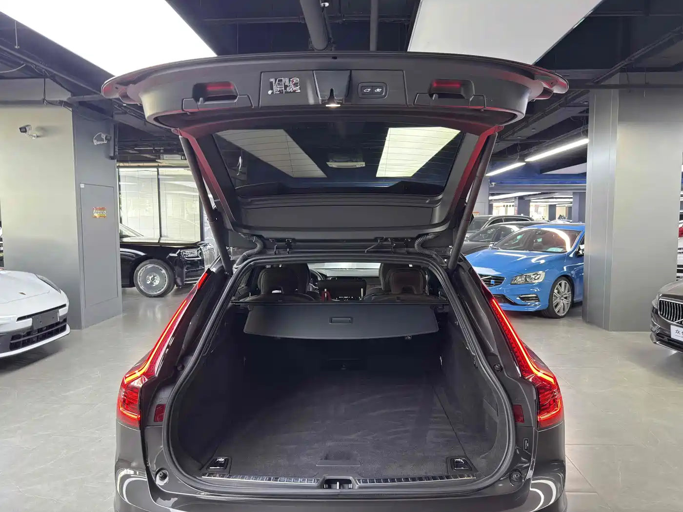 VOLVO V90