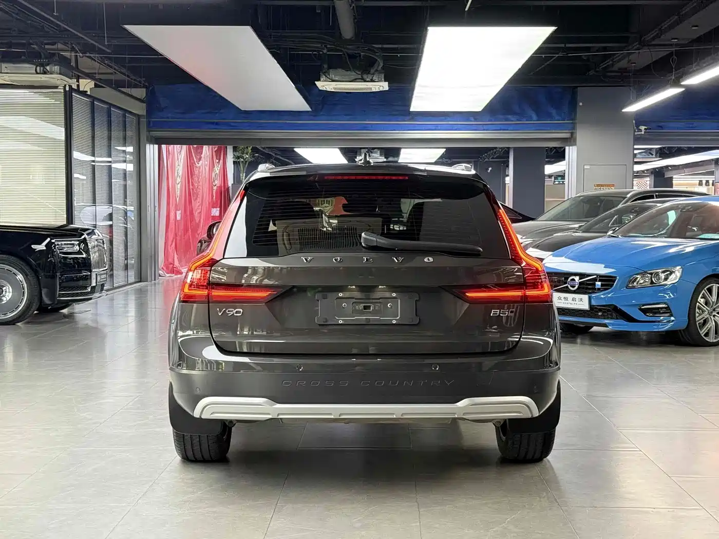 VOLVO V90