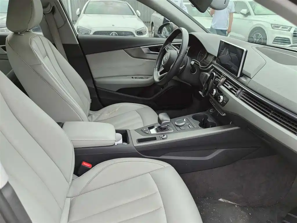 Audi A4L 2017 40 TFSI Progressive фото 14