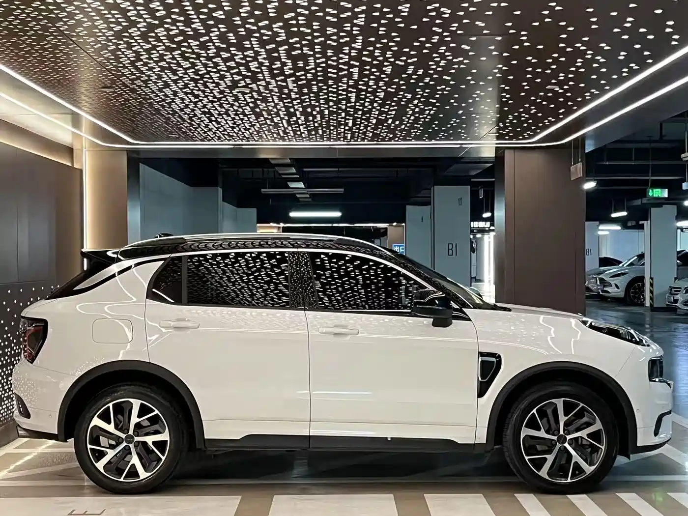 Lynk & Co 01 2017 2.0T AWD Pro фото 7