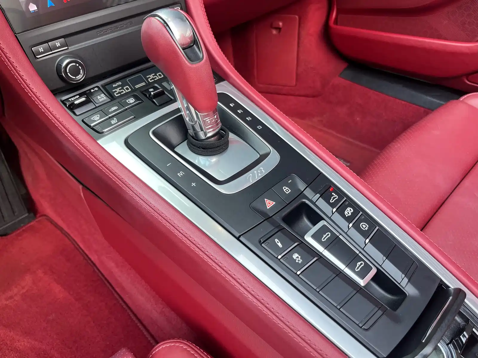 Photo 11 - Porsche 718