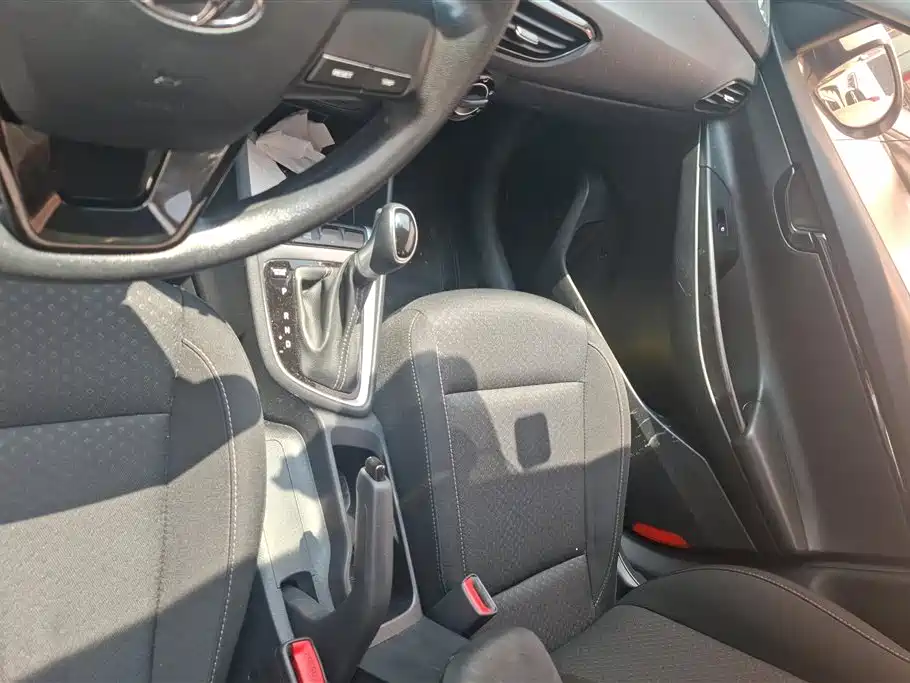 Hyundai Elantra 2020 1.6L Auto GL Pleasing Edition фото 16