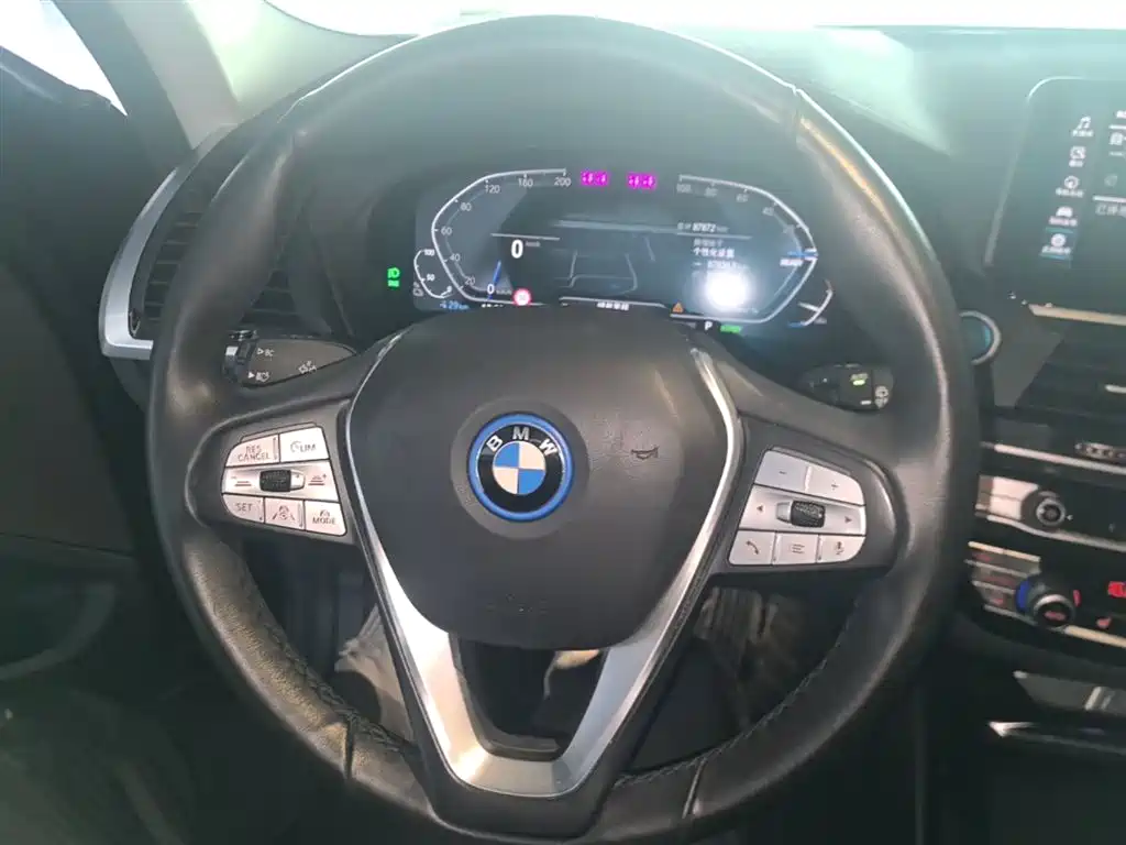 BMW iX3 2021 Leading фото 7