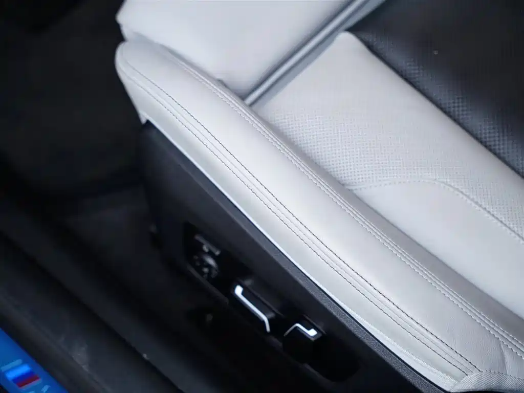BMW M4 2024 BMW M4 Coupe Competition фото 36
