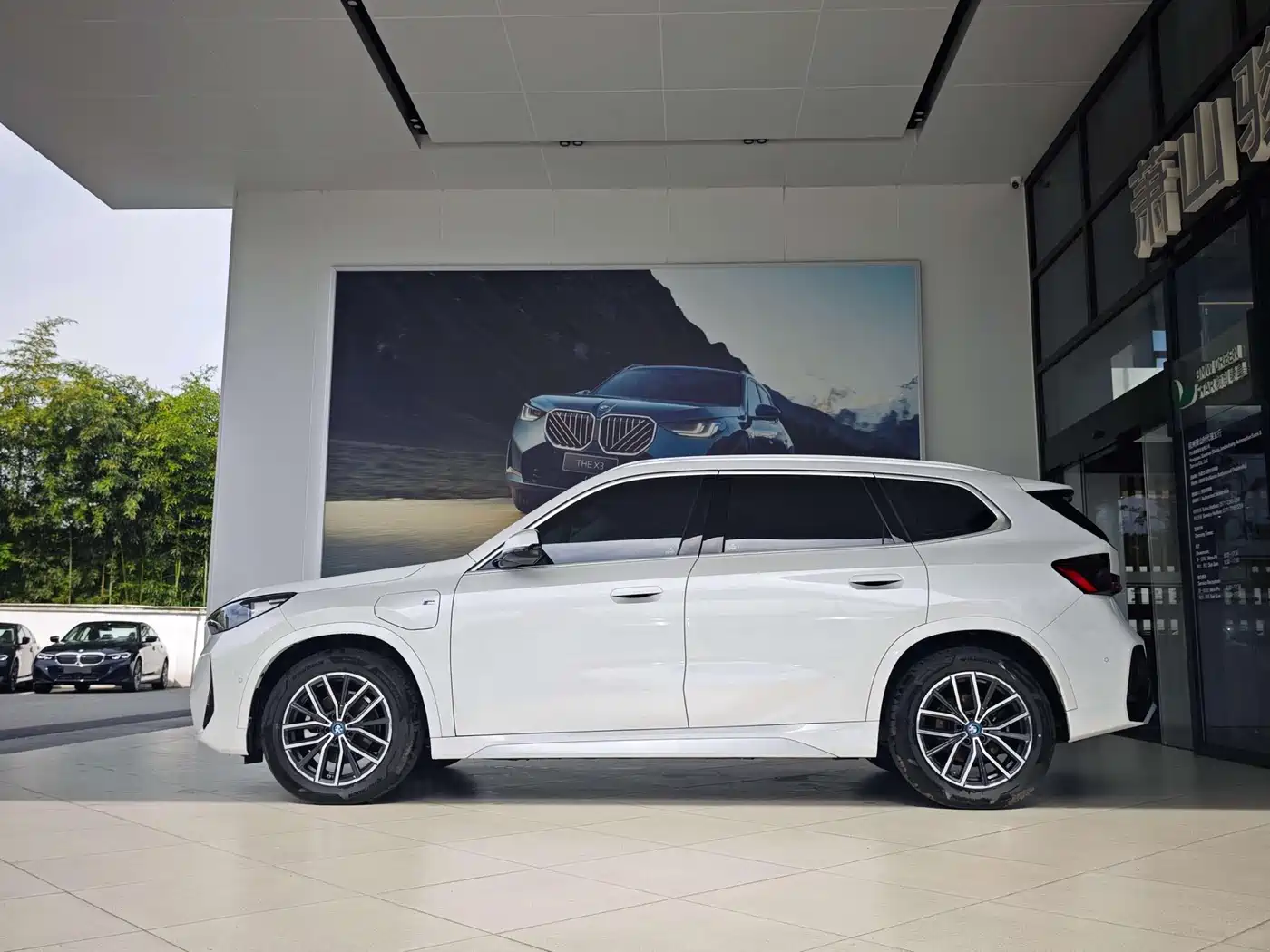 BMW iX1 2025 eDrive25L M Sport Package фото 4