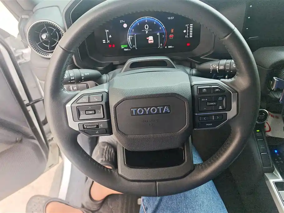 TOYOTA PRADO