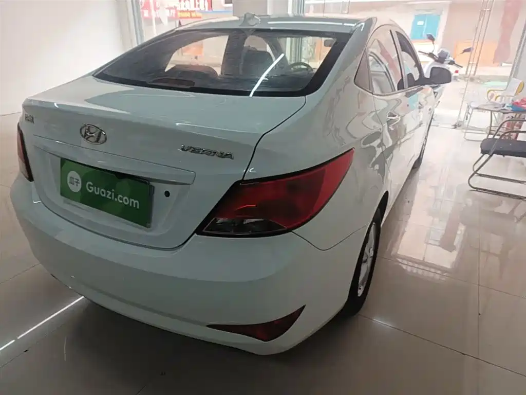 Hyundai Verna 2014 1.4L Automatic Smart GLS фото 8