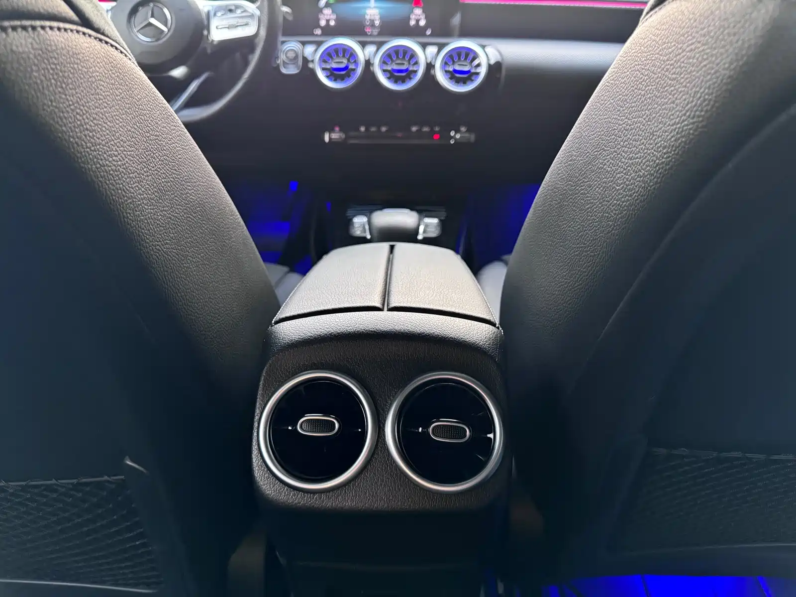 صورة 11 - Mercedes-Benz A-Class