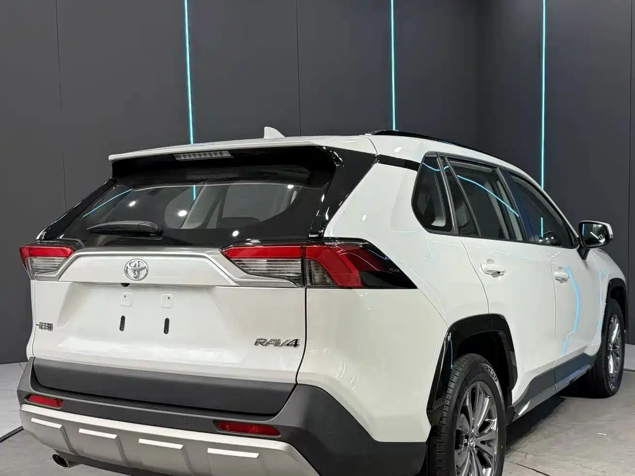 Toyota RAV4 2025 2024 2.0L CVT FWD Style Plus Edition