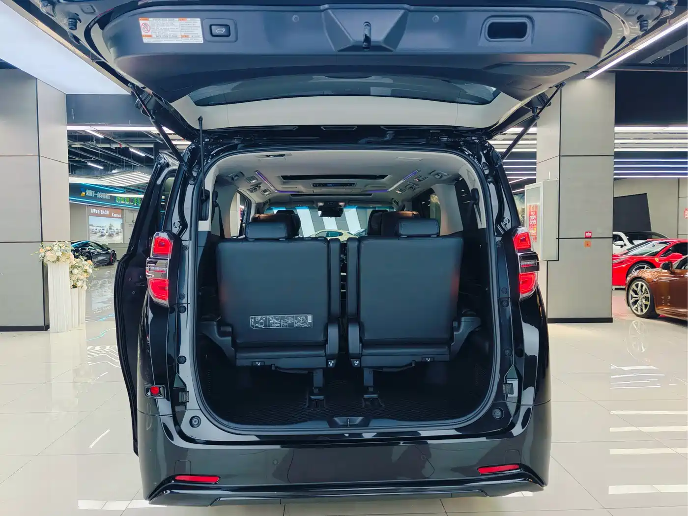 Toyota Vellfire 2020 Twin Engine 2.5L HV Luxury Edition фото 21