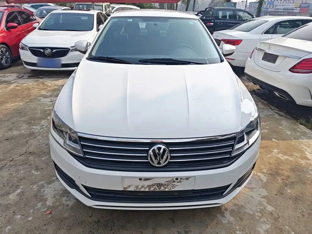 صورة 3 - Volkswagen Lavida