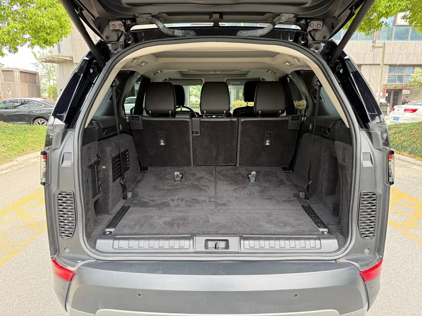 Land Rover Discovery 2020 2.0T SE фото 11