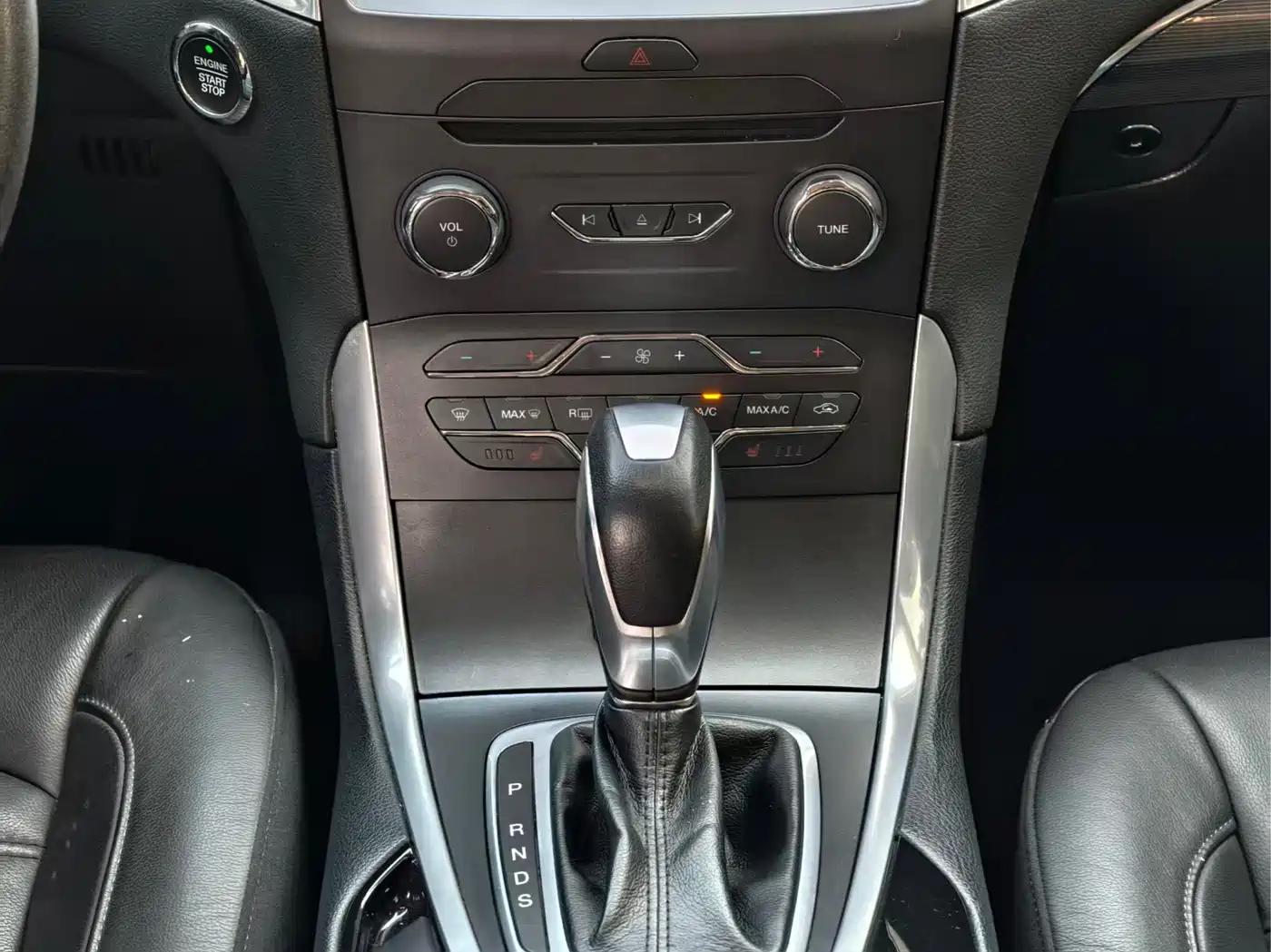 Photo 13 - Ford Edge