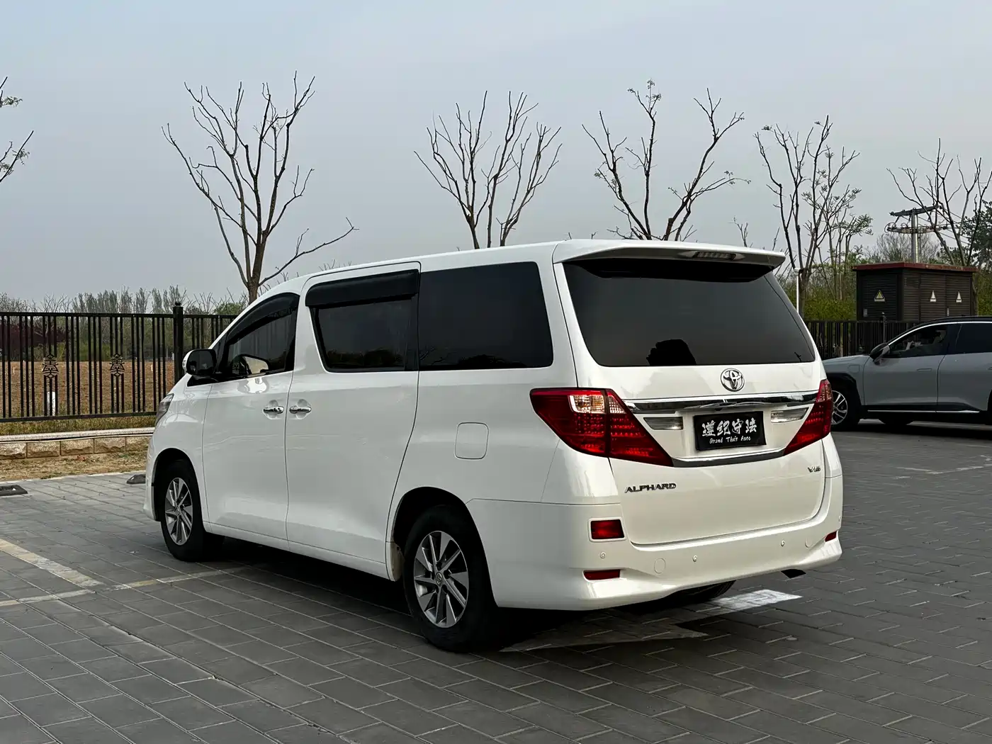 Toyota Alphard 2012 3.5L Luxury Edition фото 13