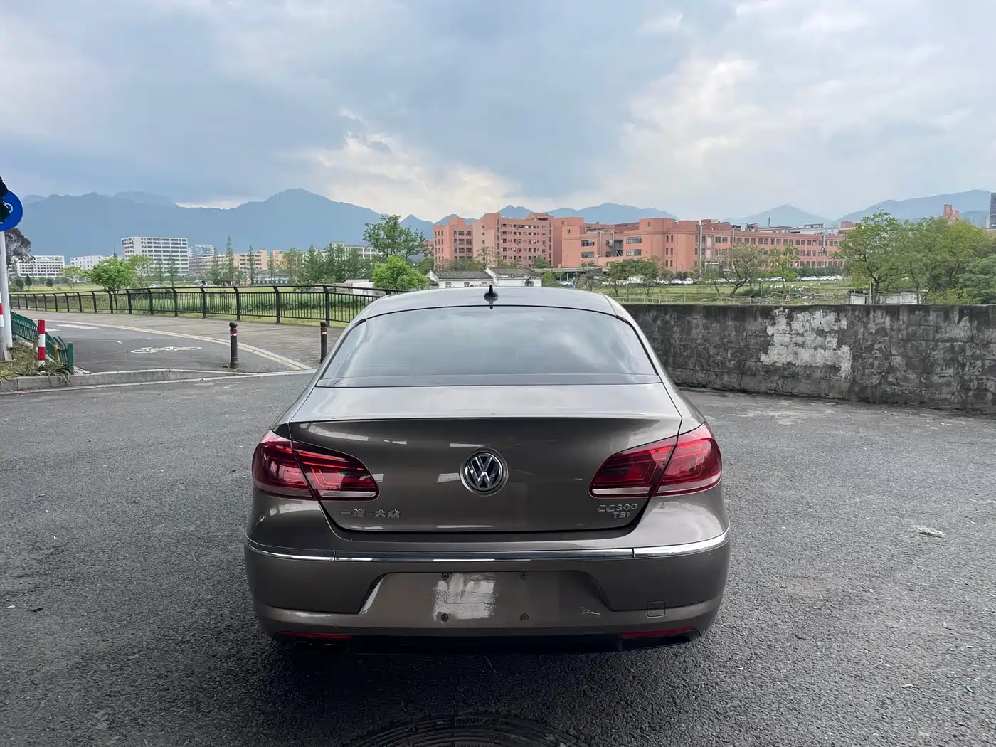 Volkswagen FAW-Volkswagen CC 2016 Model 1.8TSI Luxury фото 6