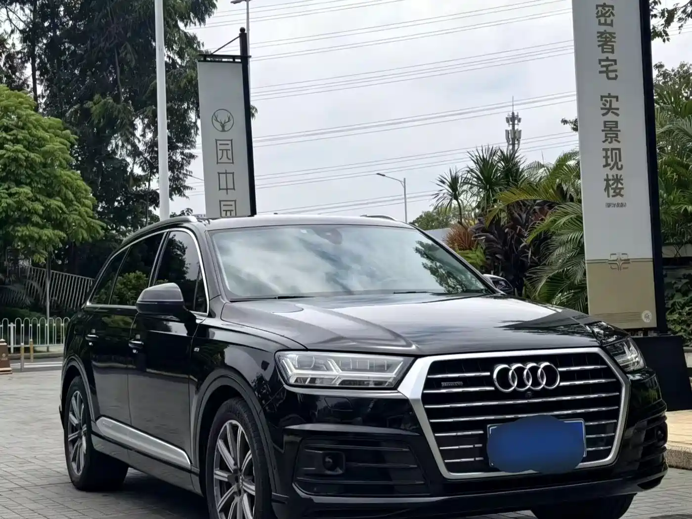 Фото 2 - Audi Q7