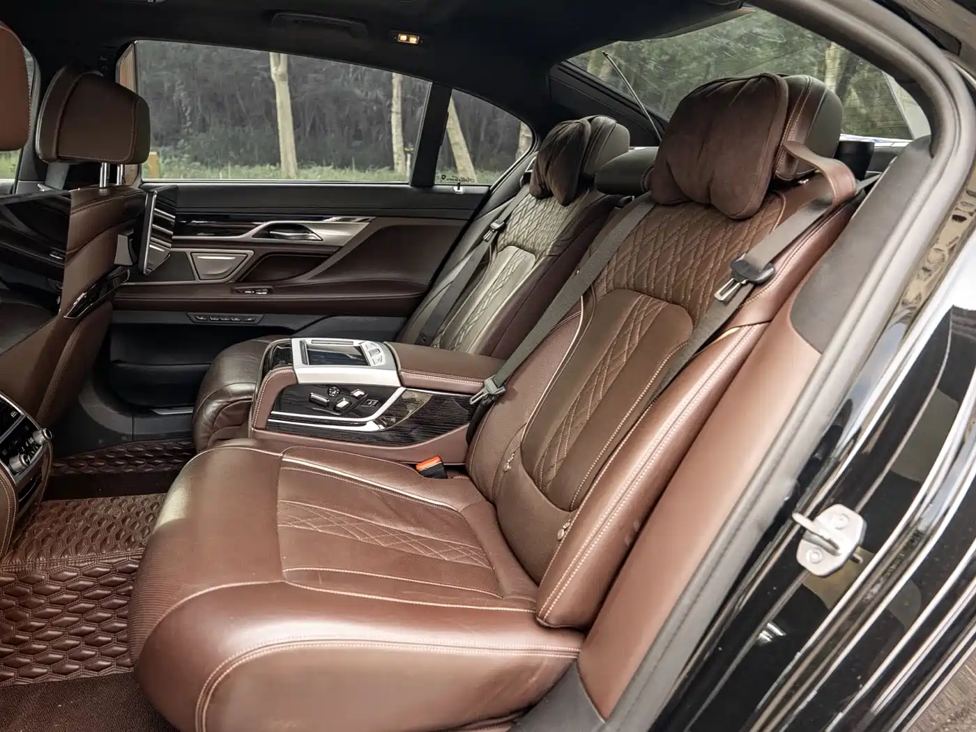 BMW 7 Series 2019 740Li Exclusive M Sport Package фото 18